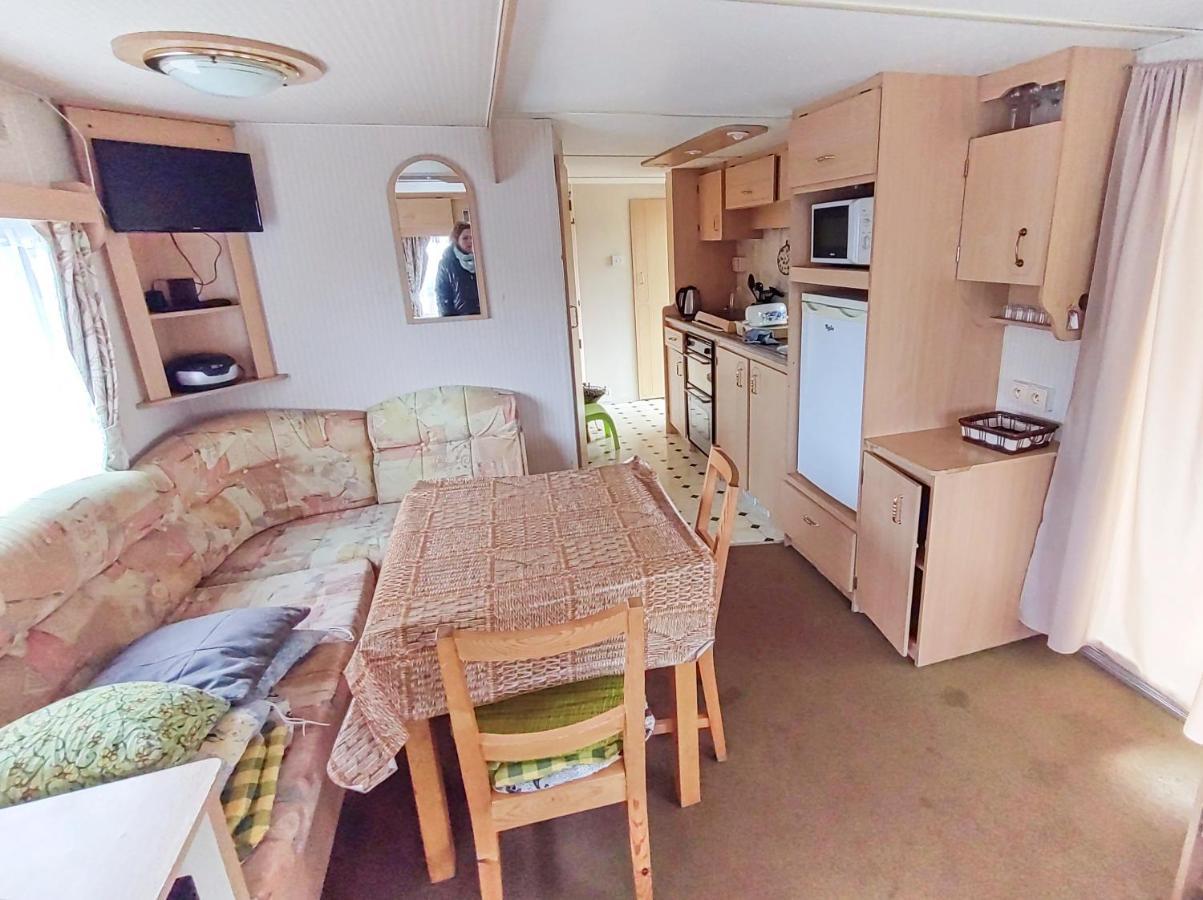Hotel Mobilni Dum U Goldy à Česká Skalice Extérieur photo