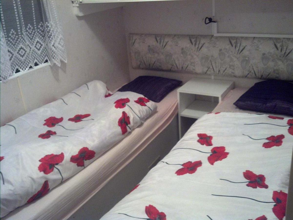 Hotel Mobilni Dum U Goldy à Česká Skalice Extérieur photo