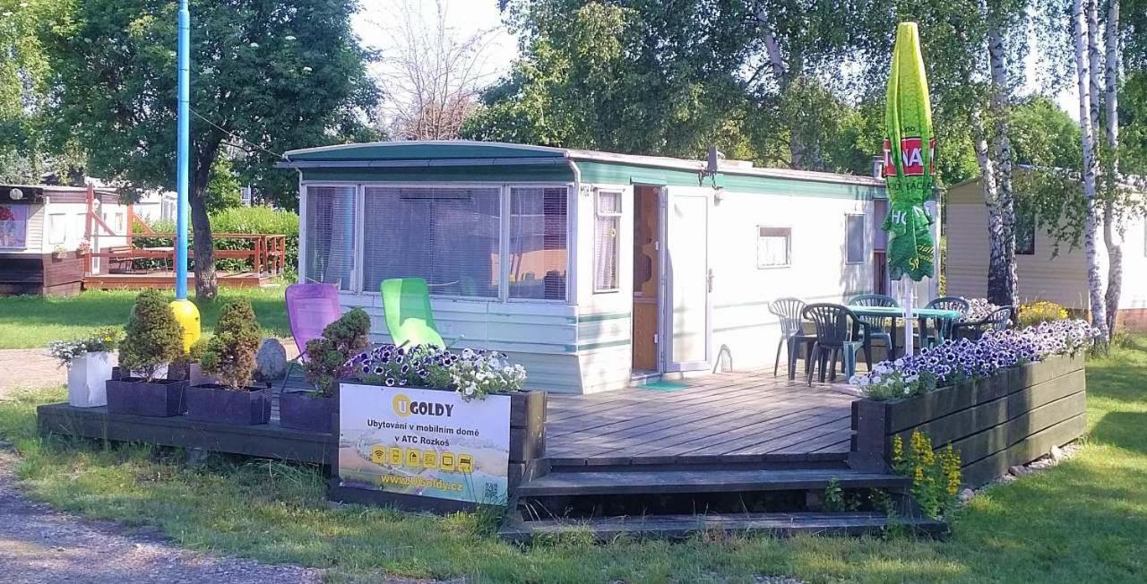 Hotel Mobilni Dum U Goldy à Česká Skalice Chambre photo