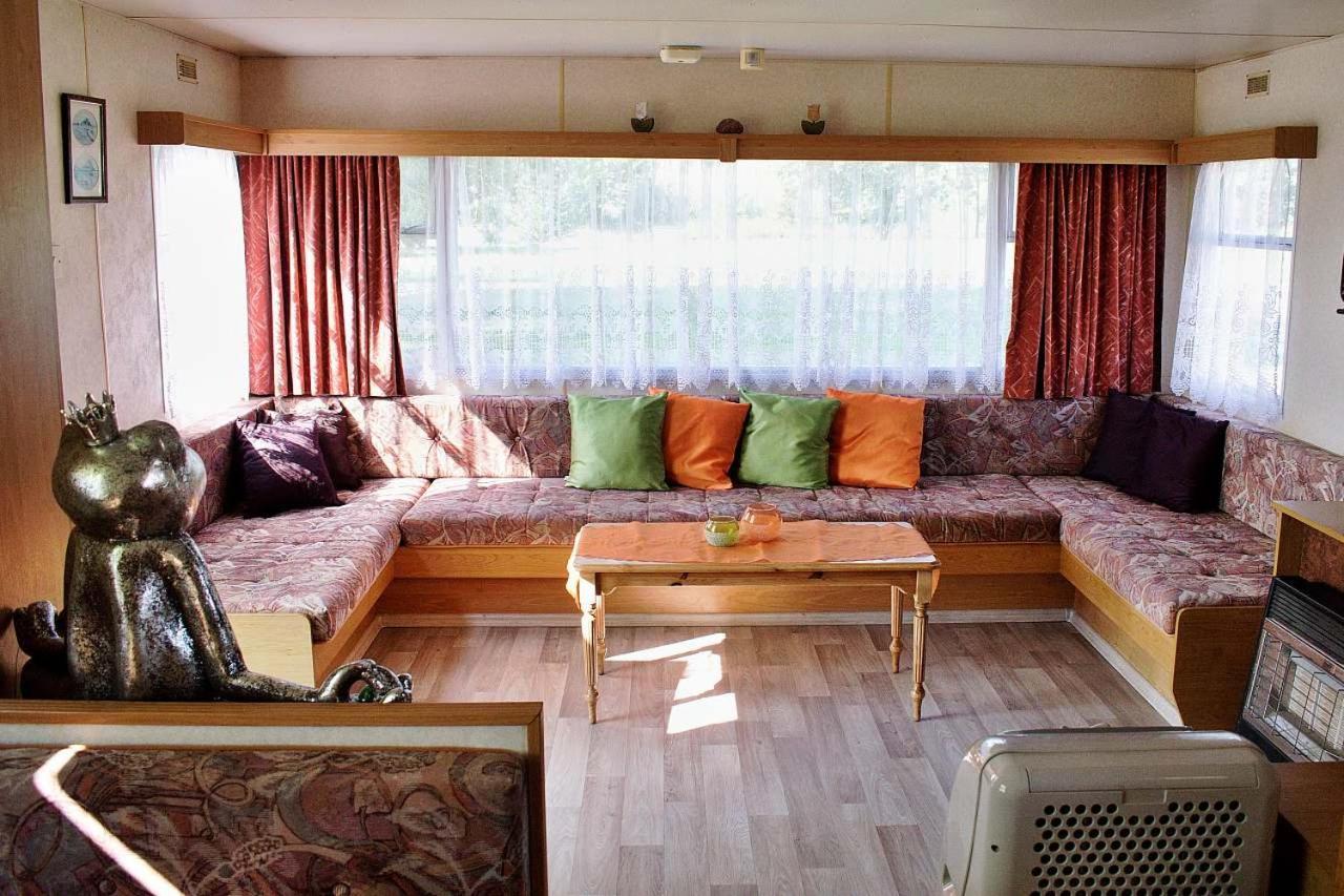Hotel Mobilni Dum U Goldy à Česká Skalice Extérieur photo