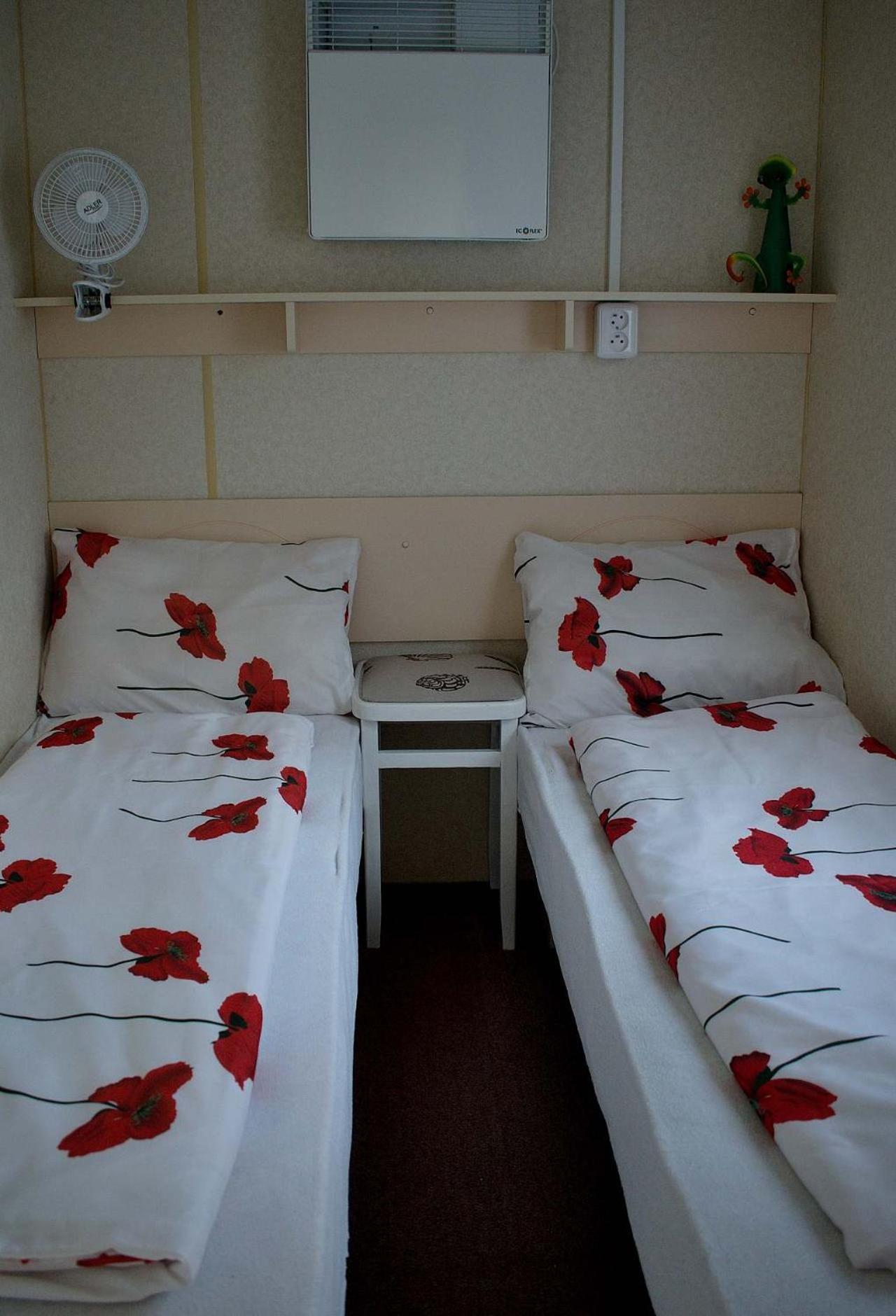 Hotel Mobilni Dum U Goldy à Česká Skalice Extérieur photo
